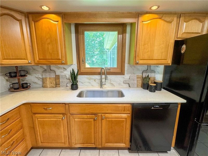 2057 Burning Tree Lane, Youngstown, OH 44505 Photo 17