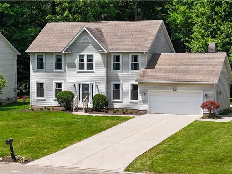 2057 Burning Tree Lane, Youngstown, OH 44505 Photo 2