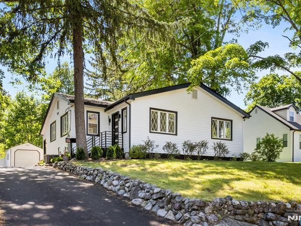 137 Myrtle Avenue, ALLENDALE, NJ 07401