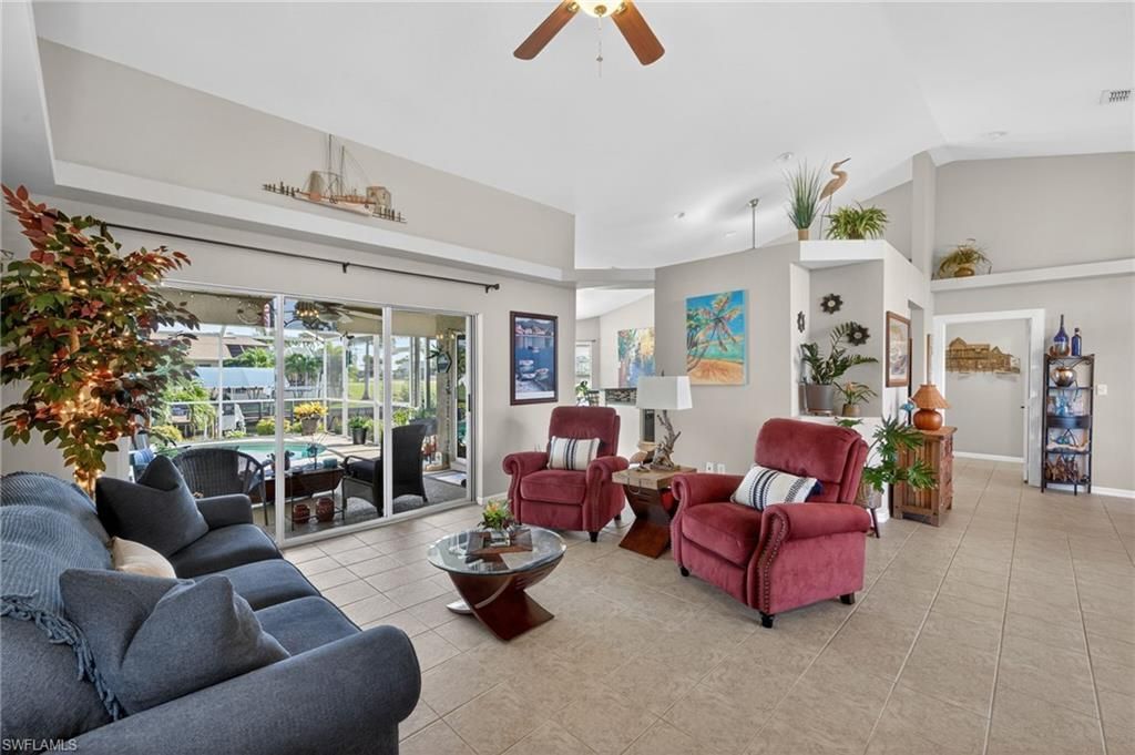 527 SW 40th Ter , Cape Coral, FL 33914 Photo