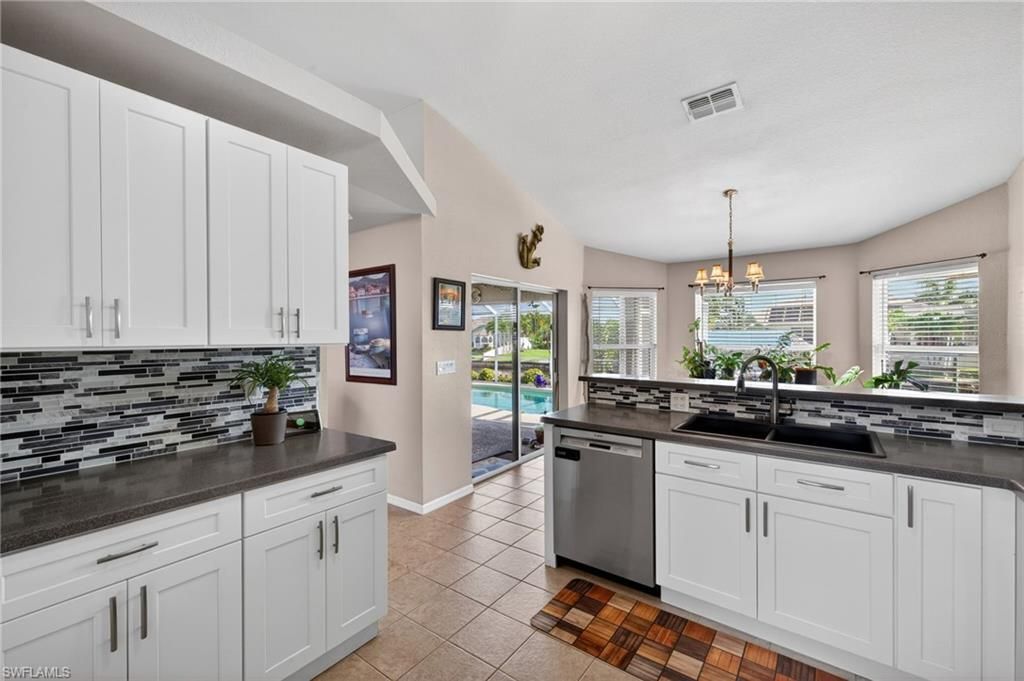 527 SW 40th Ter , Cape Coral, FL 33914 Photo