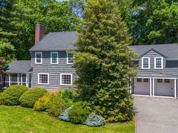 11 Yorke Rd, Mountain Lakes, NJ 07046
