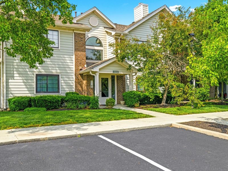 2312 Pinzon Place, Unit 104, Columbus, OH 43235 Photo 2