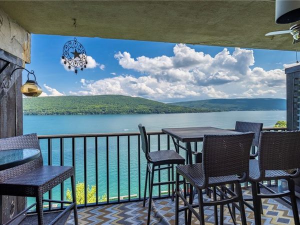 52 Cliffside Drive, Canandaigua, NY 14424