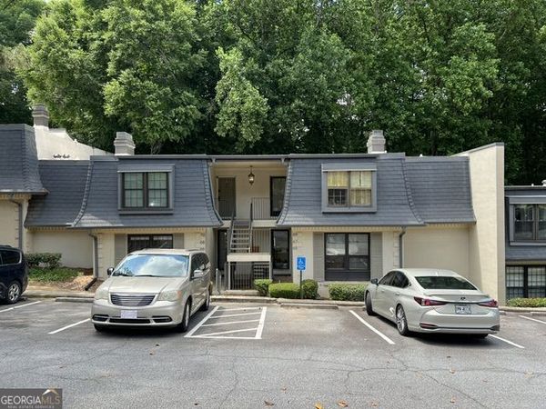 68 La Rue Place, Atlanta, GA 30327