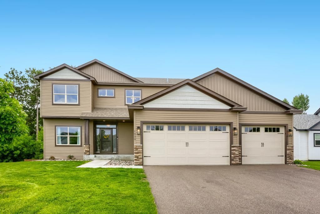 1030 Bellaire Boulevard NW, Isanti, MN 55040
