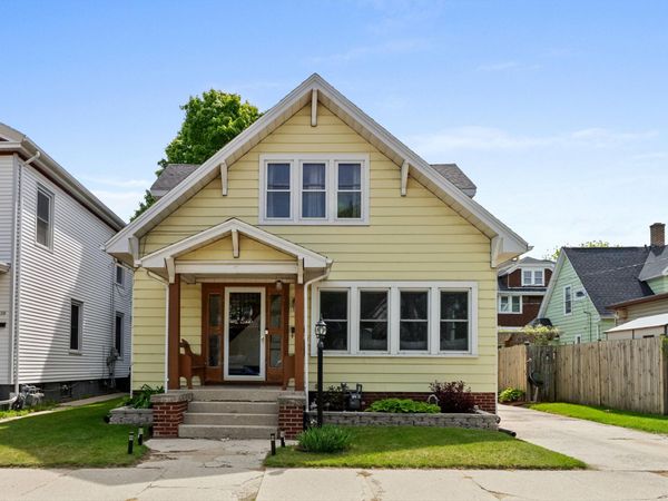 1811 N 2nd St, Sheboygan, WI 53081