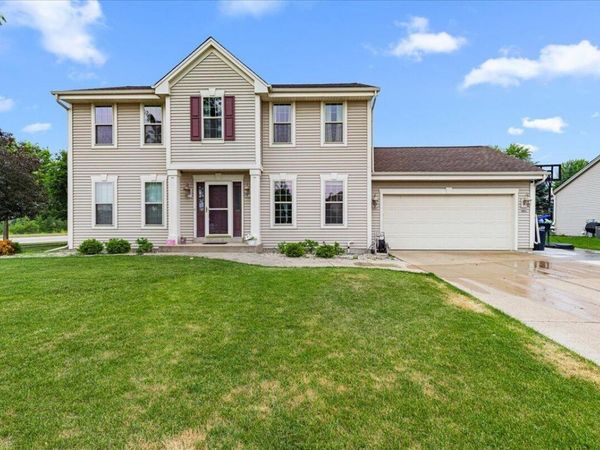 871 N Sandy Ln, Elkhorn, WI 53121