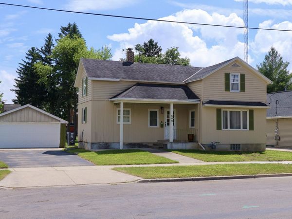 609 E South St, Beaver Dam, WI 53916