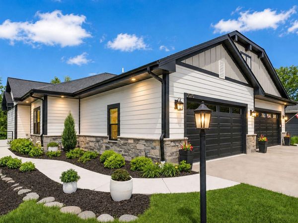 7970 W Stone Ridge Dr, Unit 85-1, Lannon, WI 53046