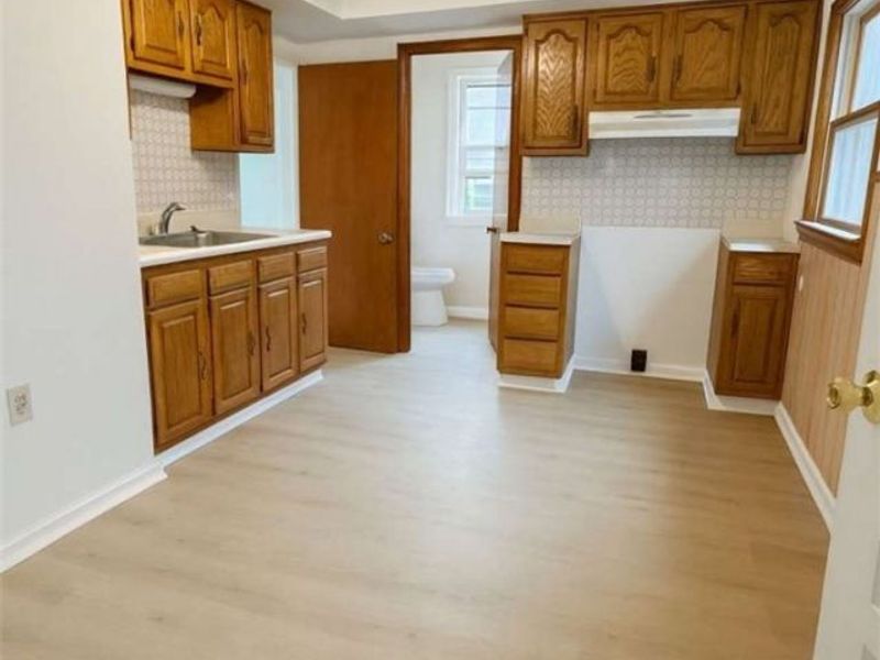 426 E 160 Street, Cleveland, OH 44110 Photo 2