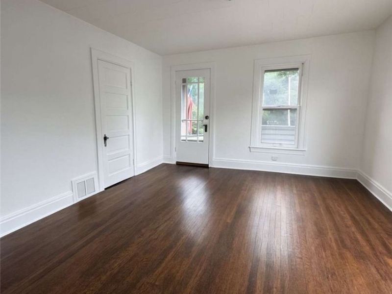 426 E 160 Street, Cleveland, OH 44110 Photo 3