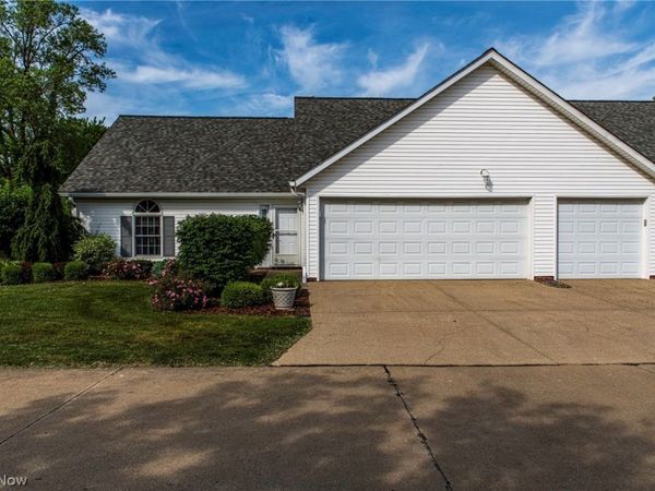 416 Harbor Ridge Lane , Fairport Harbor, OH 44077