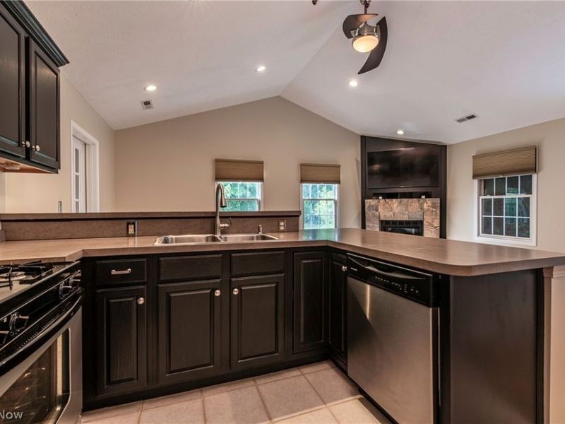 416 Harbor Ridge Lane , Fairport Harbor, OH 44077 Photo 6