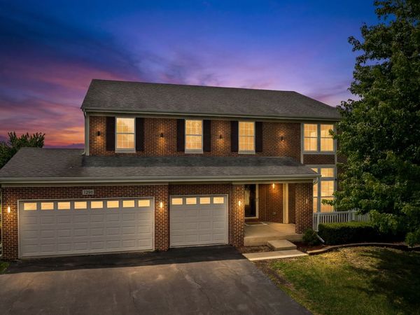 1285 Mallard Lane, Hoffman Estates, IL 60192