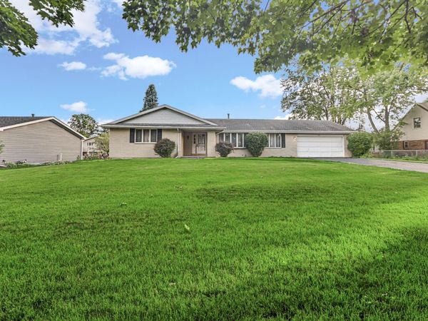325 Wintree Lane , New Lenox, IL 60451