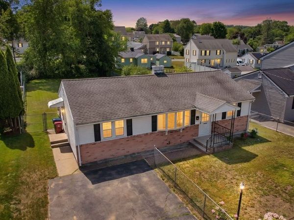 160 Burnham Road, Lowell, MA 01852