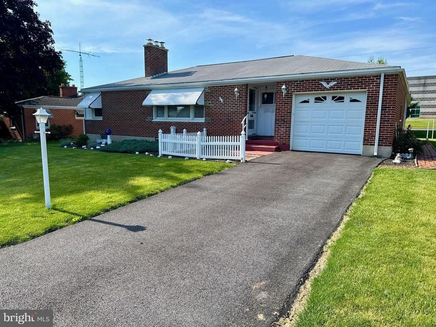 111 Haybrook Drive, York, PA 17406 Main Photo
