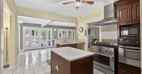 3265 Mckinley Blvd, Sacramento, CA 95816 Photo