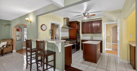 3265 Mckinley Blvd, Sacramento, CA 95816 Photo
