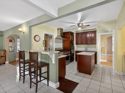 3265 Mckinley Blvd, Sacramento, CA 95816 Photo