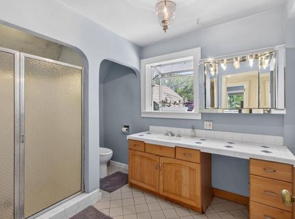 3265 Mckinley Blvd, Sacramento, CA 95816 Photo
