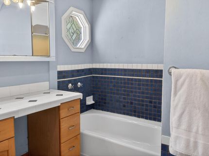 3265 Mckinley Blvd, Sacramento, CA 95816 Photo