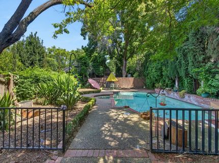 3265 Mckinley Blvd, Sacramento, CA 95816 Photo