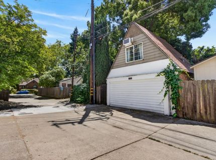 3265 Mckinley Blvd, Sacramento, CA 95816 Photo