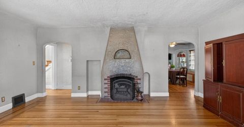 3265 Mckinley Blvd, Sacramento, CA 95816 Photo