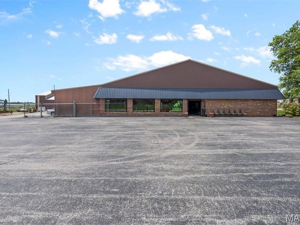 1004 N Main Street , Perryville, MO 63775