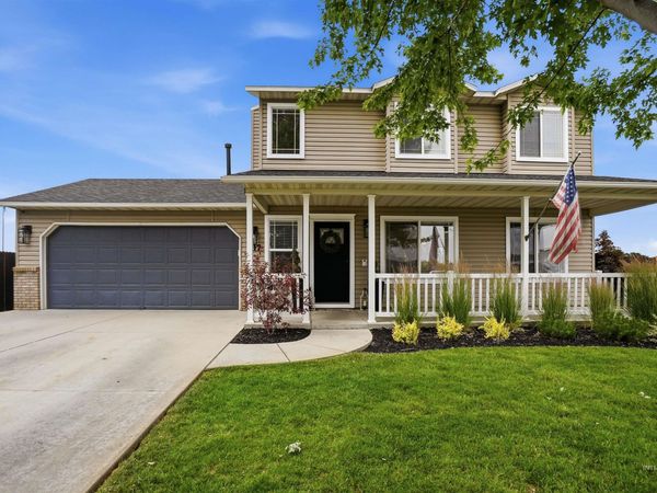 917 Prevail Ct, Middleton, ID 83644
