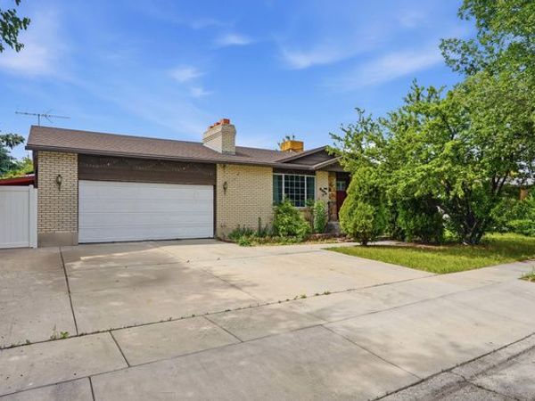 2303 W HARVESTLAND DR S, Salt Lake City, UT 84129