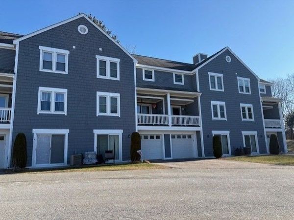 3 Fairway Ln, Unit 1, Blackstone, MA 01504