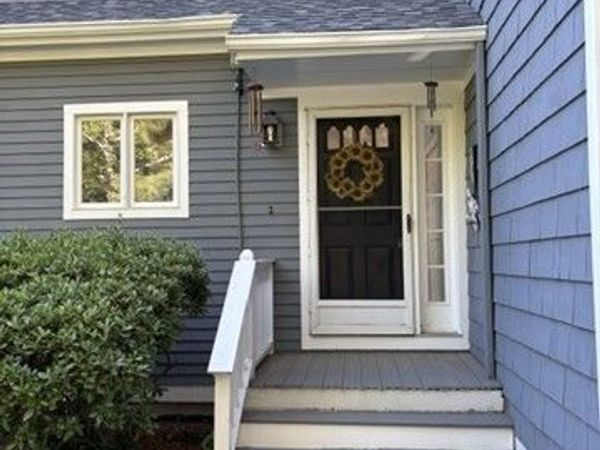 3 Fairway Ln, Unit 1, Blackstone, MA 01504