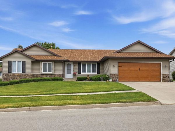 2217 Farmdale Lane, FREEPORT, IL 61032