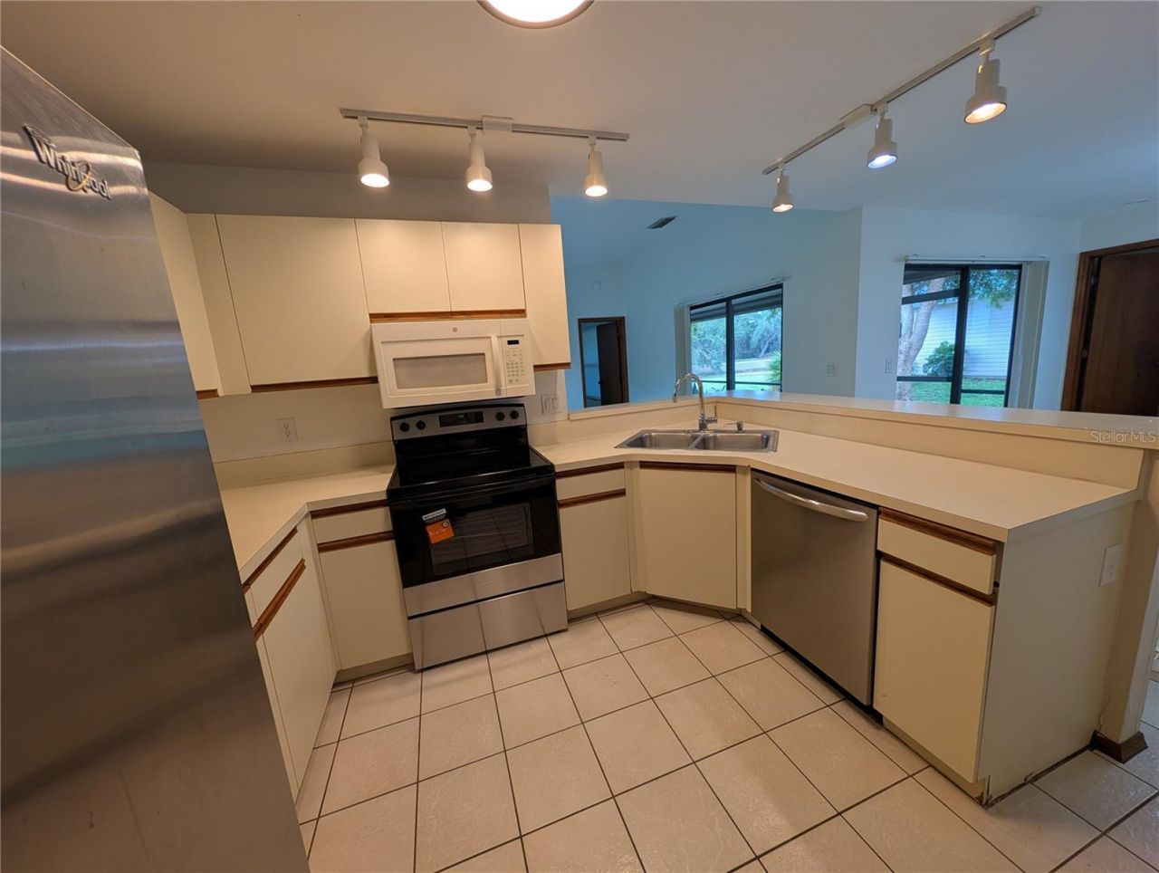 517 Bearded Oaks Circle, Sarasota, FL 34232 Photo