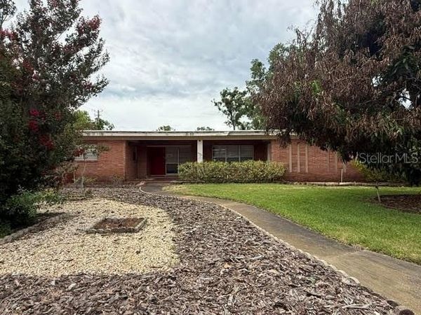 605 COURTNEY DRIVE , TAMPA, FL 33617