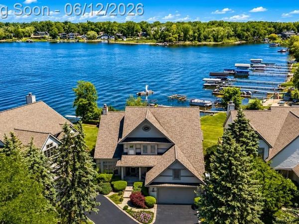 3300 Mimosa Street, Commerce Twp, MI 48390
