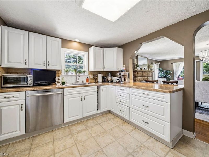 34212 Roberts Road , Eastlake, OH 44095 Photo 5