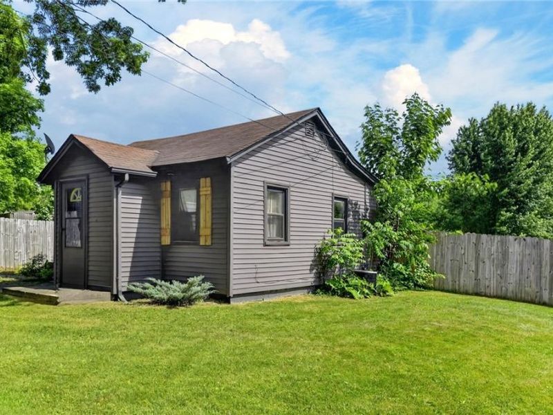 555 Secrist Lane, Girard, OH 44420 Photo 11