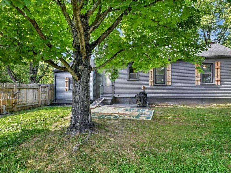555 Secrist Lane, Girard, OH 44420 Photo 13