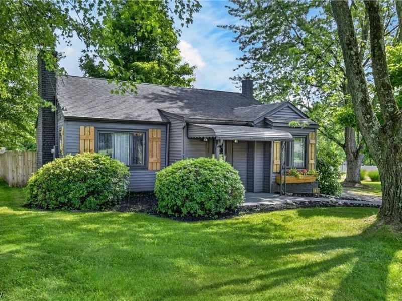 555 Secrist Lane, Girard, OH 44420 Photo 2