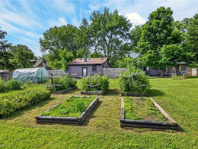555 Secrist Lane, Girard, OH 44420 Photo 21
