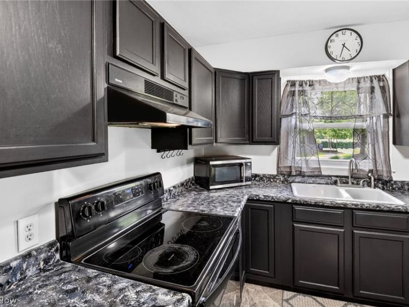 555 Secrist Lane, Girard, OH 44420 Photo 37