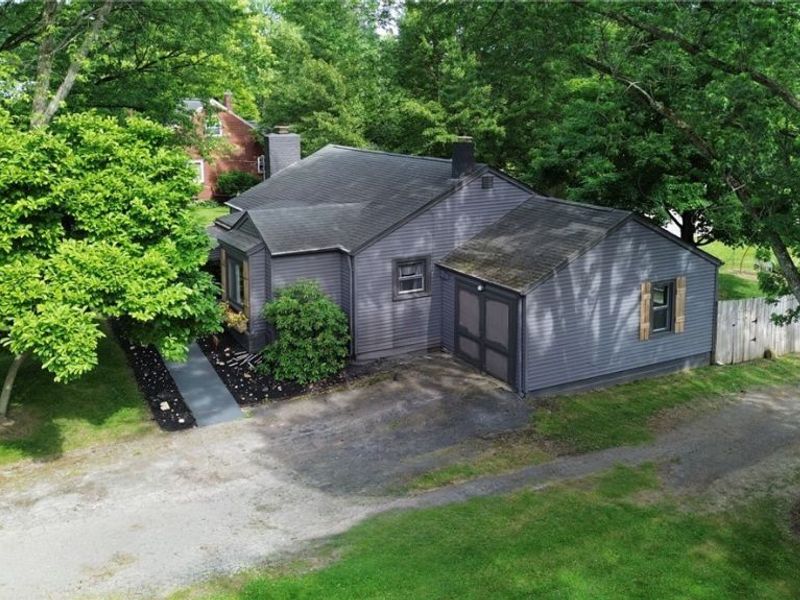 555 Secrist Lane, Girard, OH 44420 Photo 4