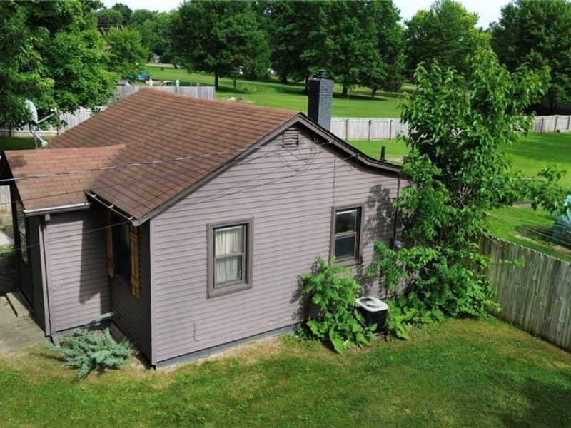 555 Secrist Lane, Girard, OH 44420 Photo 5