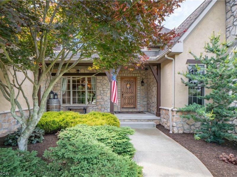 8598 Regency Drive NW, Massillon, OH 44646 Photo 6
