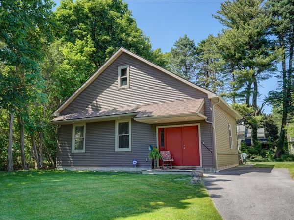 210 Elm Drive , Rochester, NY 14609