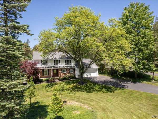 55 Tanglewood Drive W, Orchard Park, NY 14127